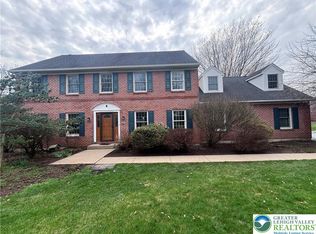 2856 Suncrest Dr S, Allentown, PA 18104