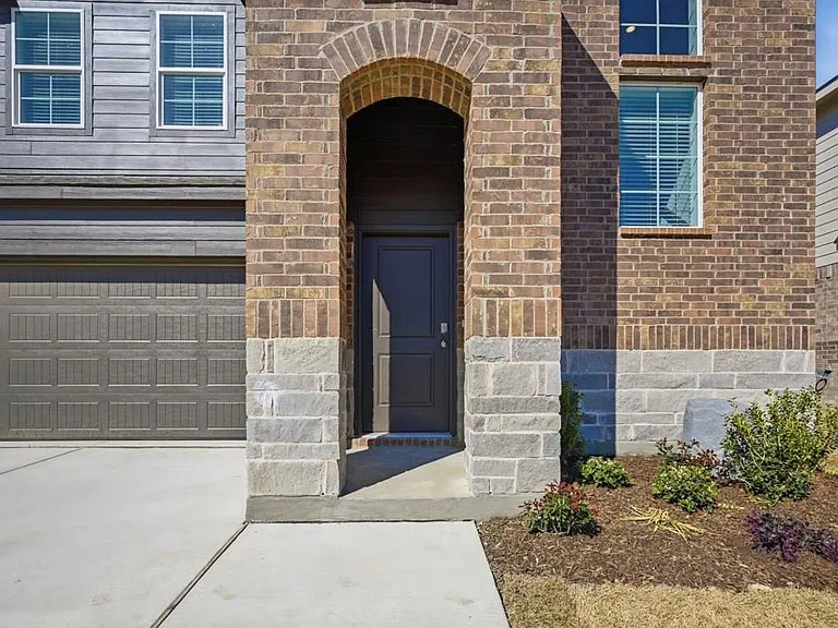 4502 Carnation Dr — Photo 3