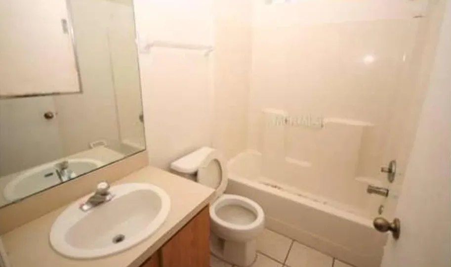 3 bed, 1070 sqft, $1,800 — Photo 3
