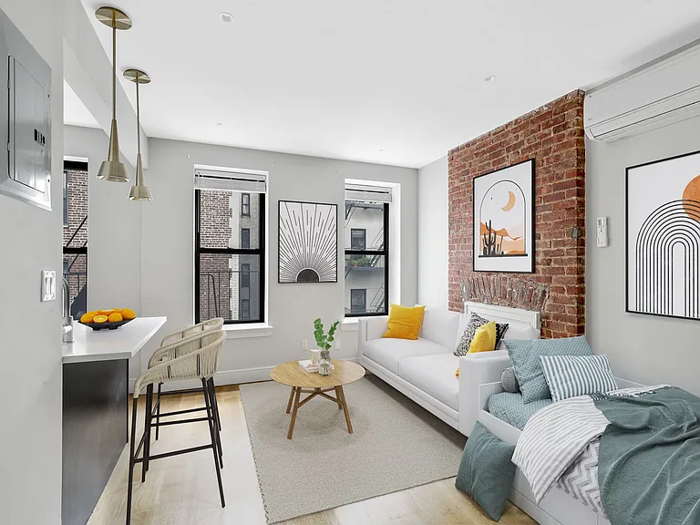 218 E 74th St #3R — Photo 1