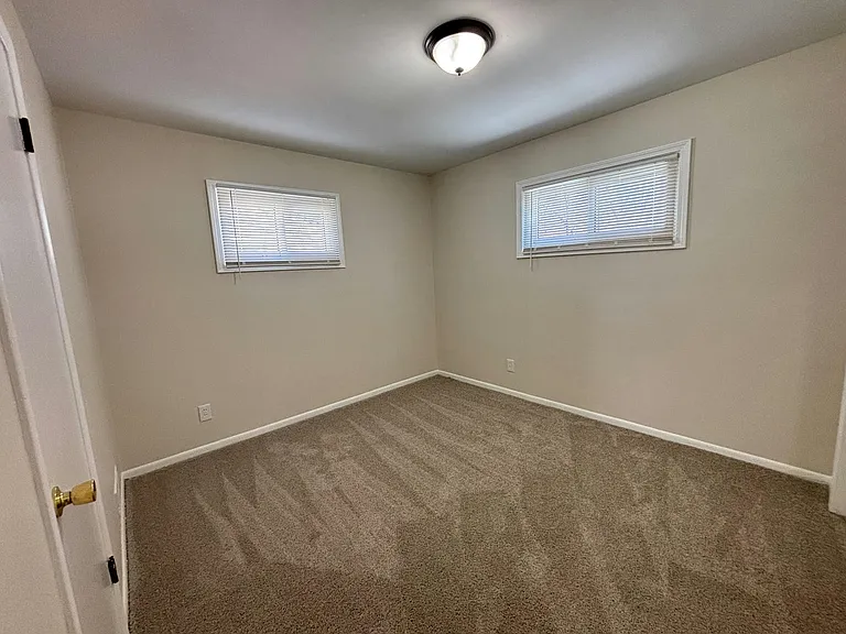 21840 Weller Ave — Photo 7