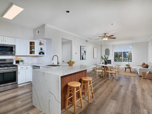 12374 Carmel Country Rd Unit 208, San Diego, CA 92130