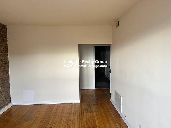 5th image of 3034 W Wellington Ave #1