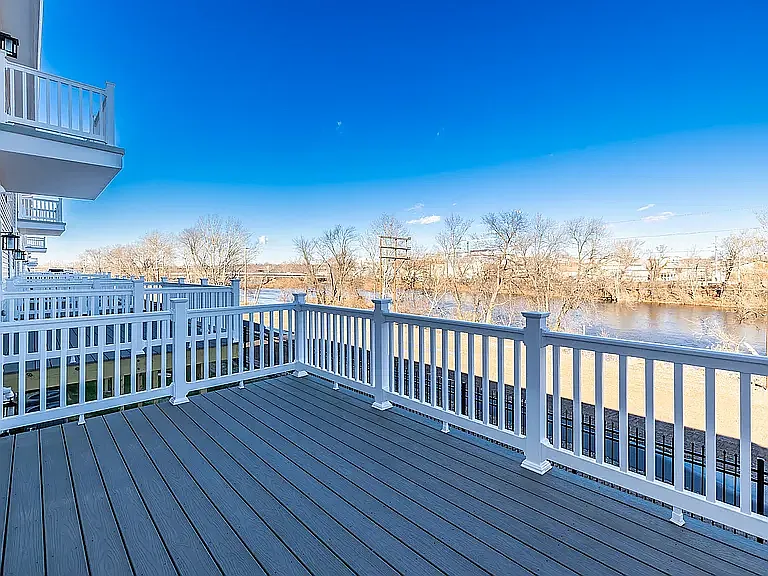 115 Continental Way — Photo 4