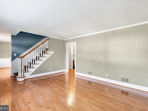 5th image of 3027 Crane Dr