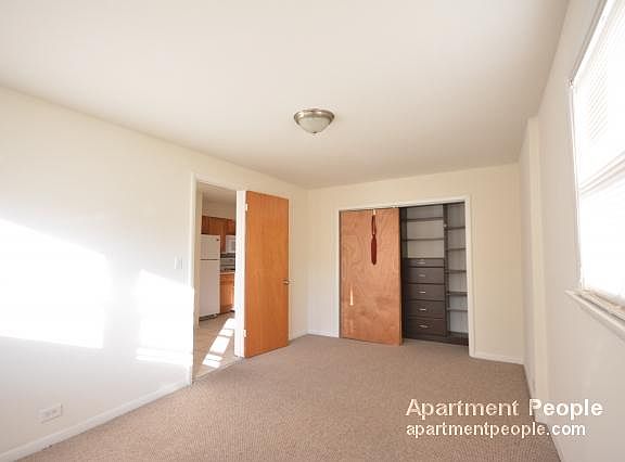 3rd image of 5826 N Broadway St #2
