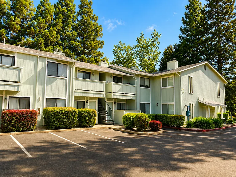 Madison Pines Apartments — Photo 10