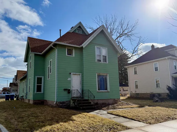 1436 N Main St, Oshkosh, WI 54901