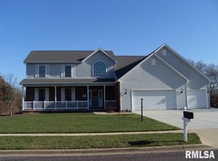 800 Bayberry Dr, Washington, IL 61571