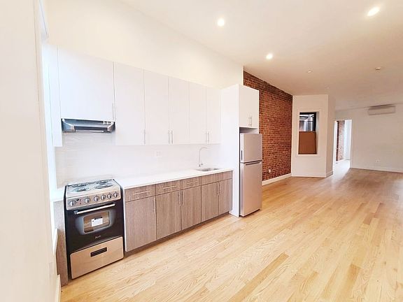 3rd image of 1092 Bedford Ave #5