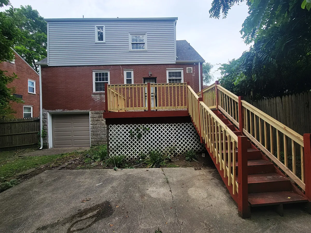 Building Photo - 100 Lavern St