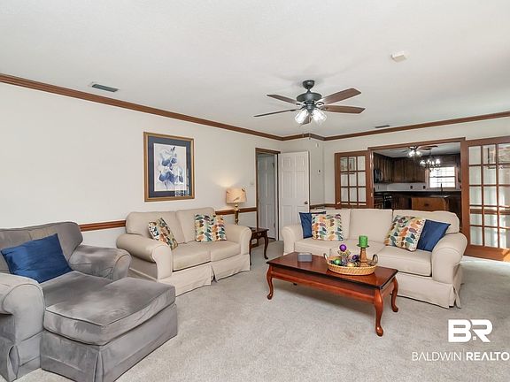 4th image of 813 Regents Dr E
