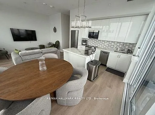 15 Ellerslie Ave #Penthouse 06 — Photo 5