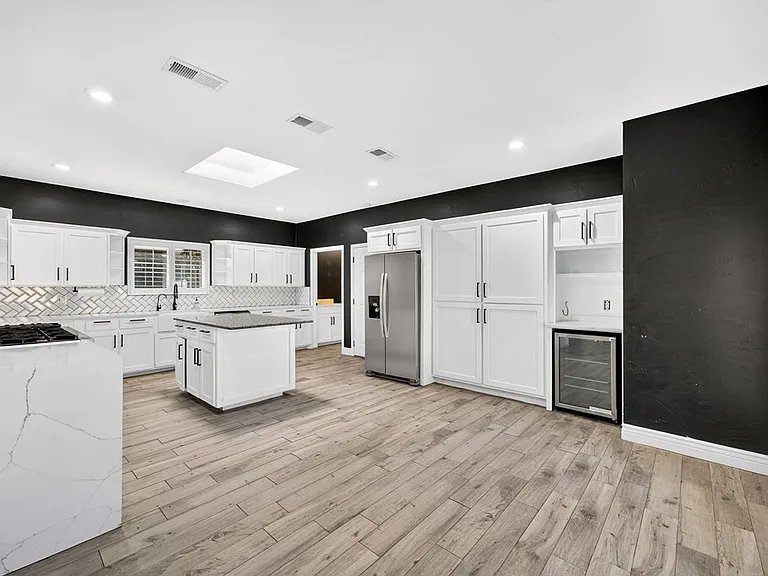 4910 Kingsboro Ct — Photo 15