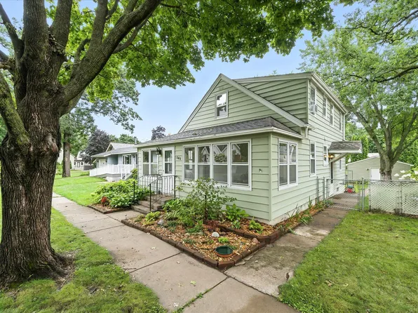 141 6th St N, Bayport, MN 55003