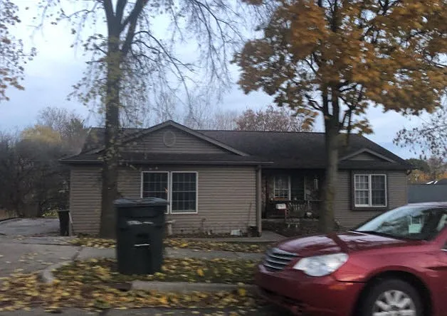 1050 Cedar St photo 1