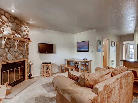 3rd image of 3613 N Wolf Lodge Dr #1305