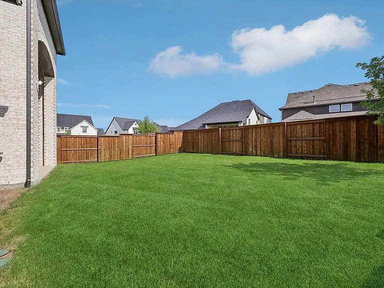3870 Verona St — Photo 35