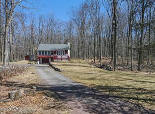 243 Maple Ln, Greentown, PA 18426