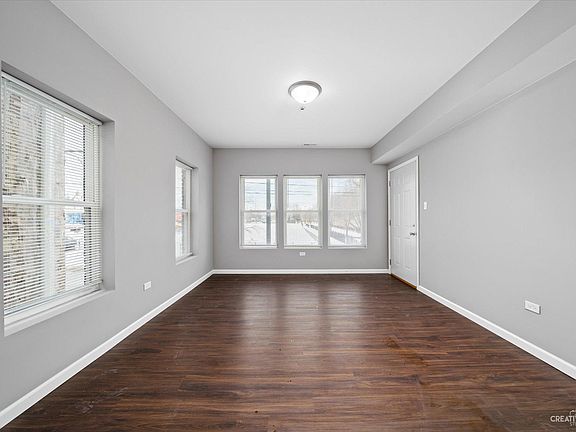 2nd image of 157 N Eastern Ave APT 9