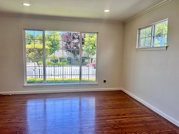 4th image of 137 Hazel Ave