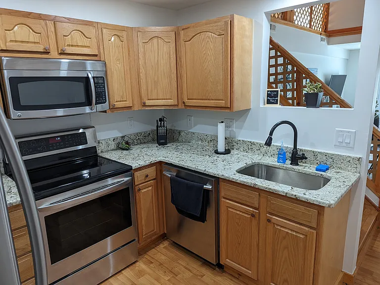 8910 Franklin Ave — Photo 6