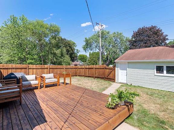 Private back yard oasis
