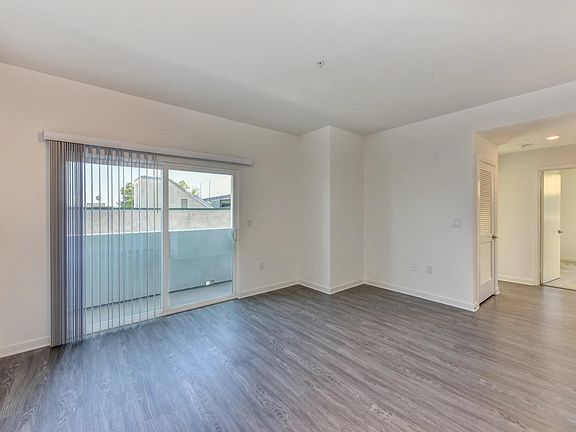 5th image of 1440 Gordon St #3ccc39af4