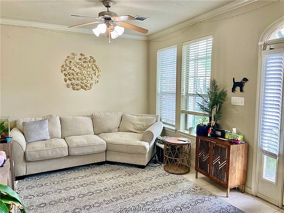 2nd image of 125 Forest Dr