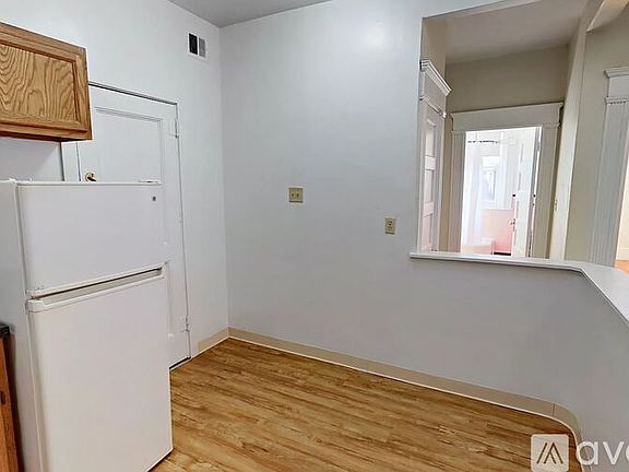 3rd image of 1595 Beacon St #11A