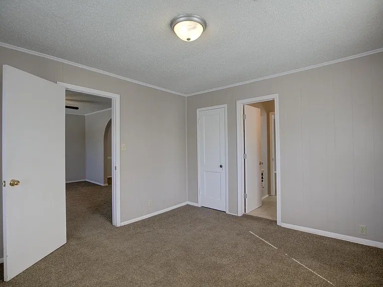 1325 S Delaware Ave — Photo 23