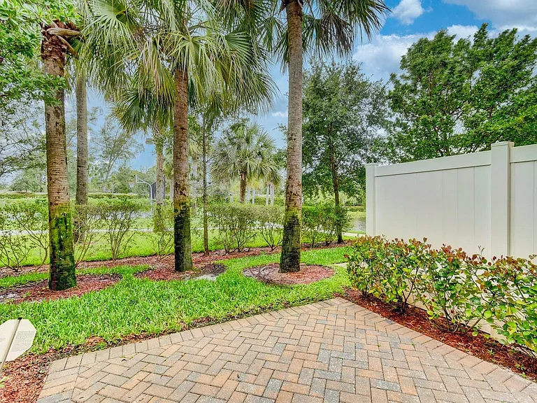 5981 Monterra Club Dr — Photo 2