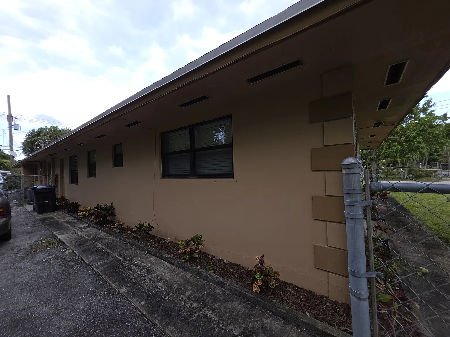 2 bed, 1400 sqft, $2,500 — Photo 2
