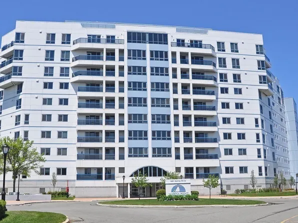 1001 Marina Dr APT 705, Quincy, MA 02171