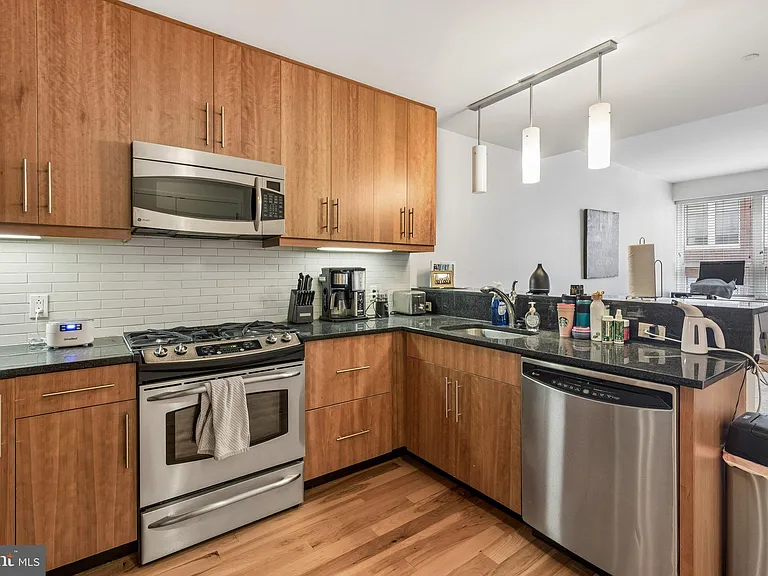 1425 Locust St #4E — Photo 10