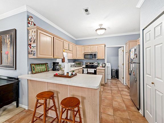 5th image of 13060 W Bluemound ROAD #201