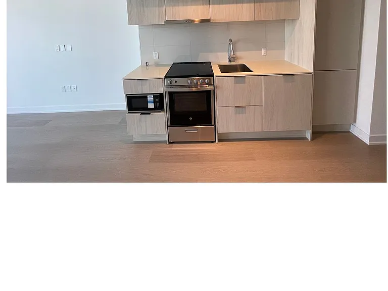 448 Burnhamthorpe Rd W #5206 — Photo 4
