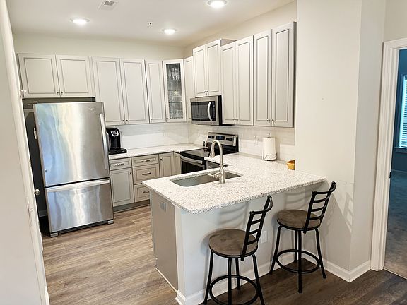2nd image of 202 Fullford Ln #104-1-1