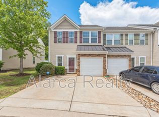2455 Silverthorn Dr #1049, Charlotte, NC 28273