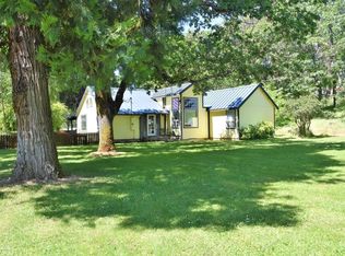 1670 Russell Rd, Merlin, OR 97532