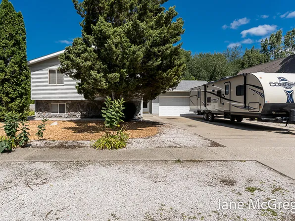 1044 Durham Rd, Muskegon, MI 49441