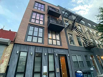 Rented by Tapiro Realty