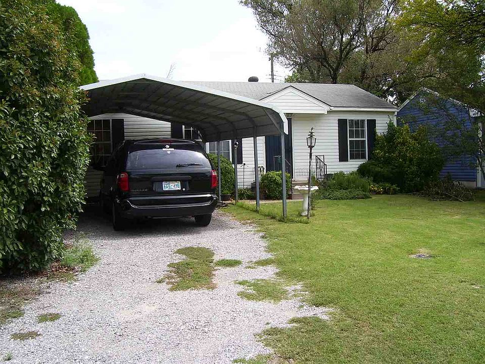 2nd image of 1218 SW 25th Pl