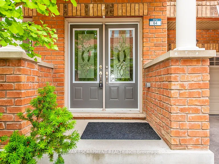 64 City Park Cir — Photo 4