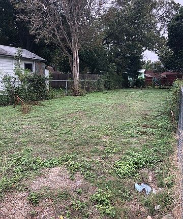4th image of 420 Queretaro St