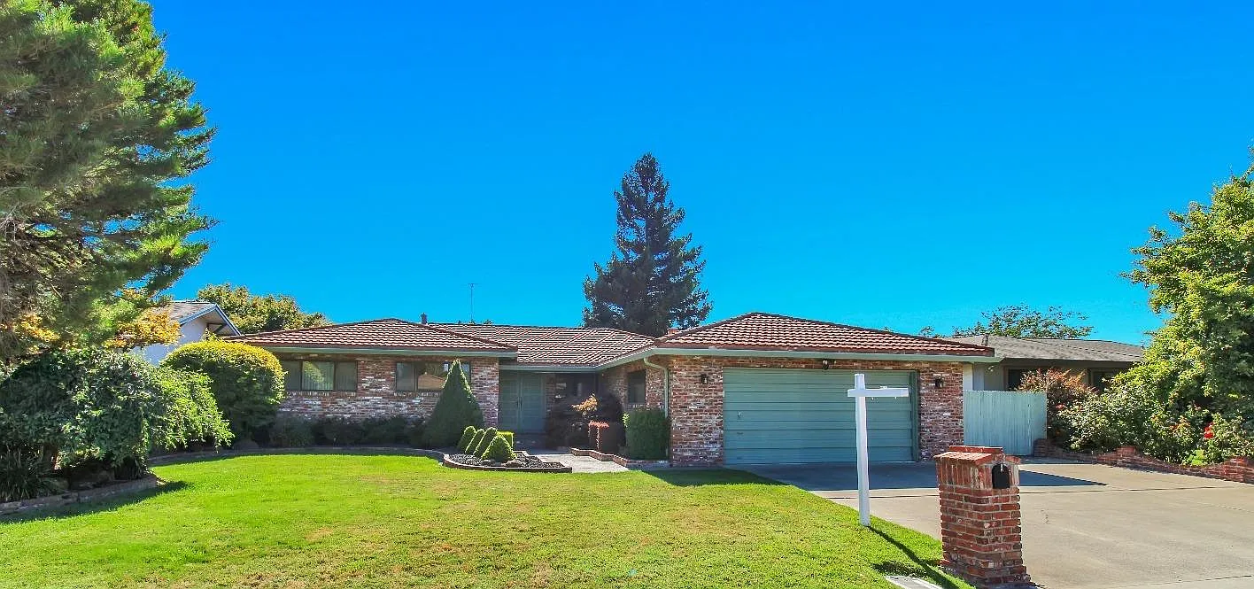 7010 Wavecrest Way photo 1