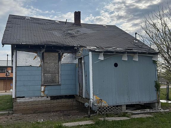 3rd image of 467 N Adams Avenue