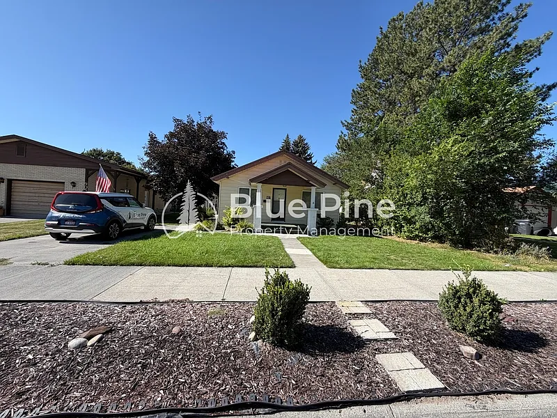 907 J St