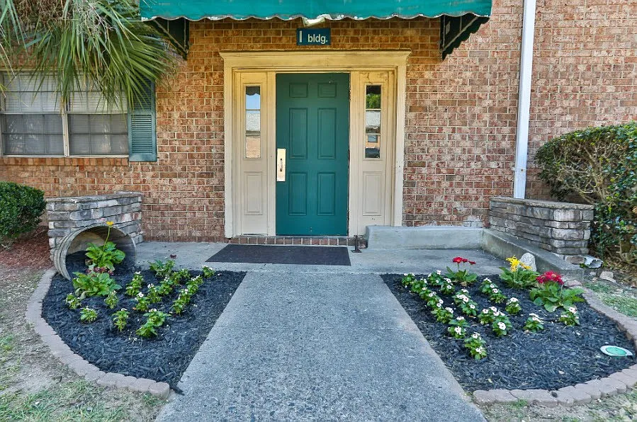 Courtyards Apartments