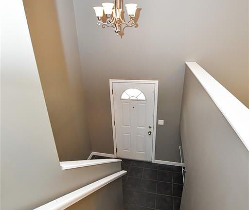 3rd image of 106 Geary CRESCENT